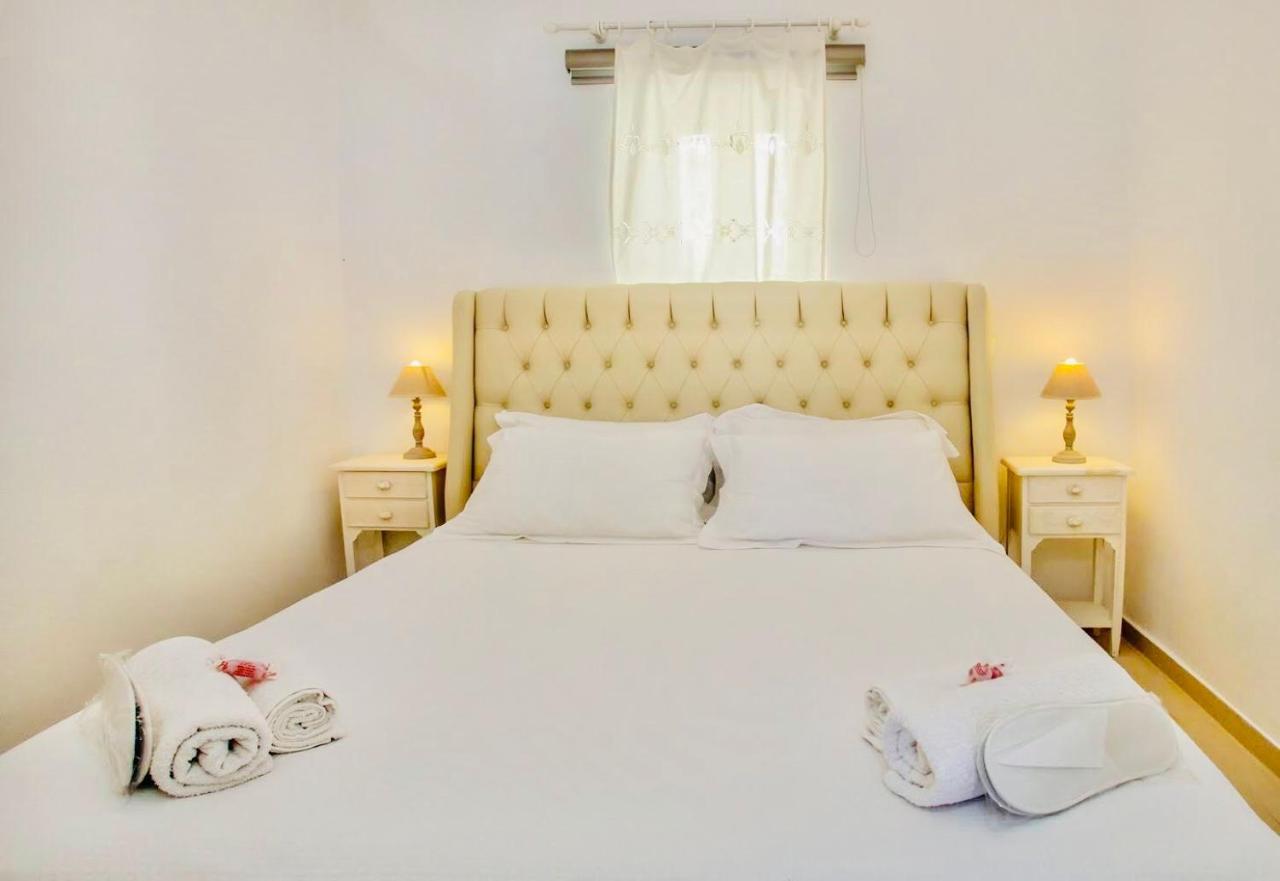Renthousetinos Villa Eksteriør billede